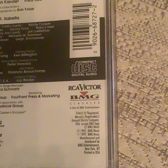 Chicago CD The 🎵 Musical  RCA Victor in excellent condition - Picture 4 of 6